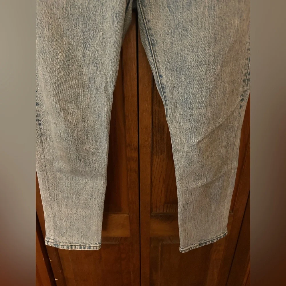 Levis levi’s red